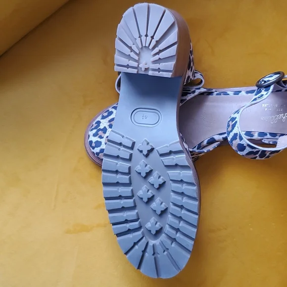 Seychelles Lock and Key Heeled Sandal - Picture 6 of 6